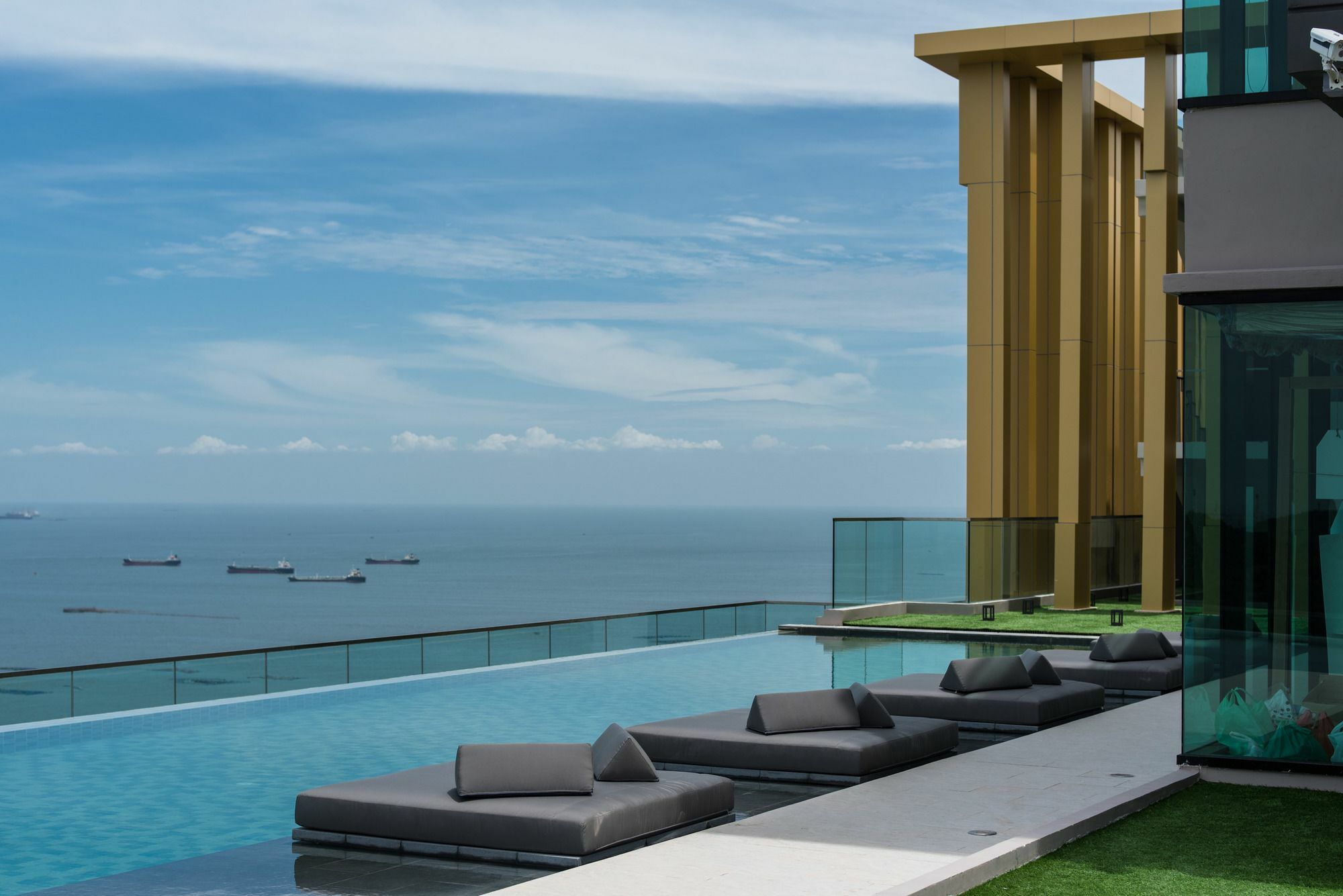 Knightsbridge The Ocean Sriracha By Crown Residence Si Racha Exterior foto