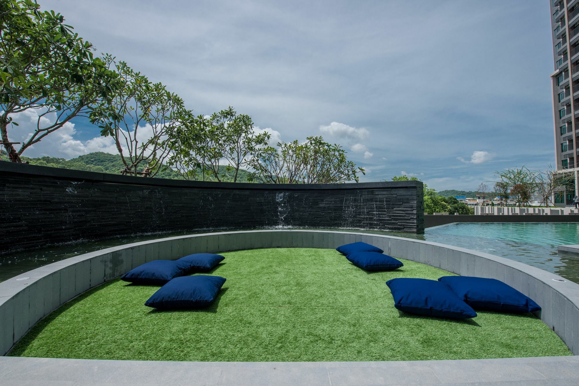Knightsbridge The Ocean Sriracha By Crown Residence Si Racha Exterior foto